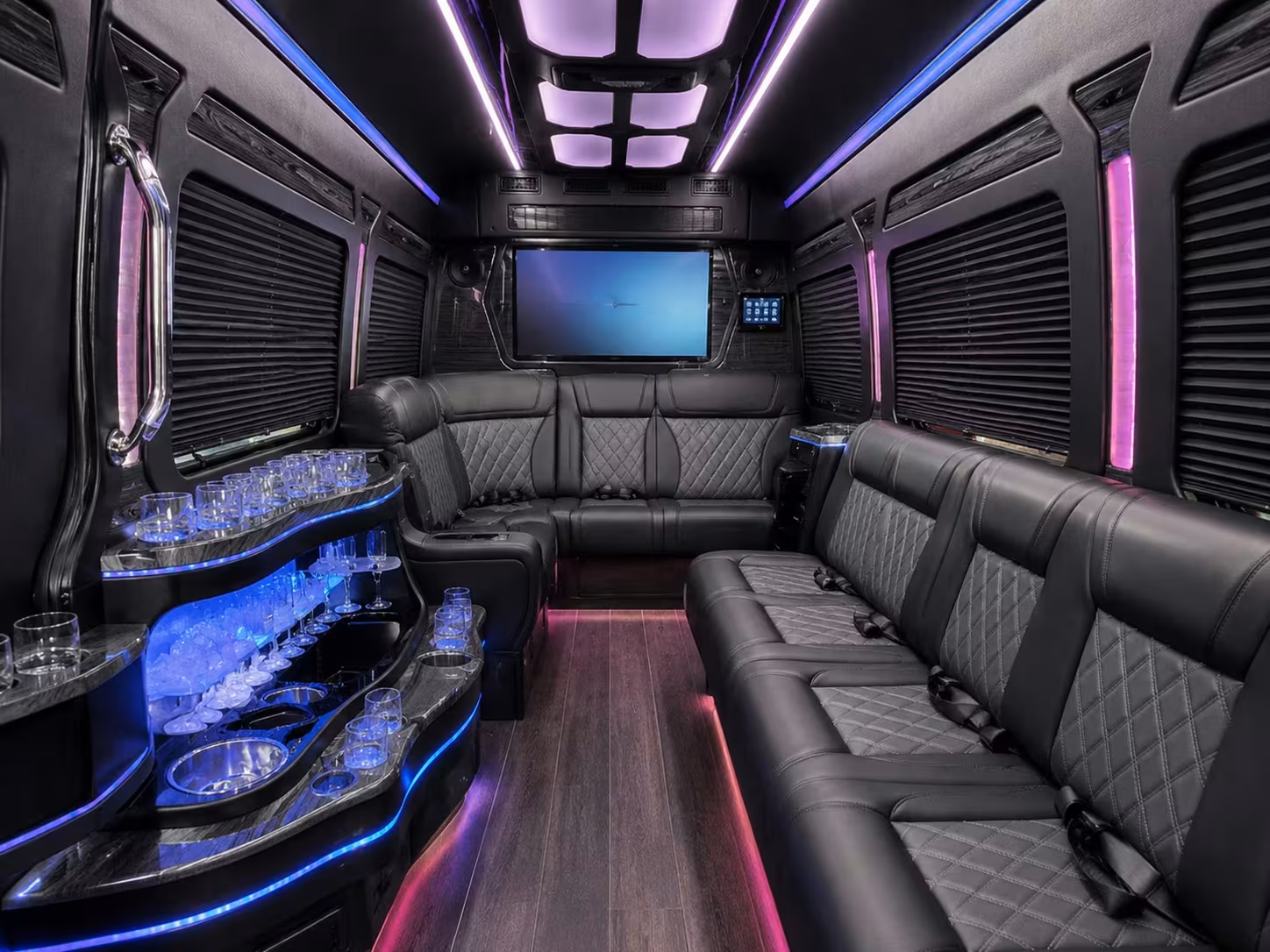 bus rental options for thousand oaks trips