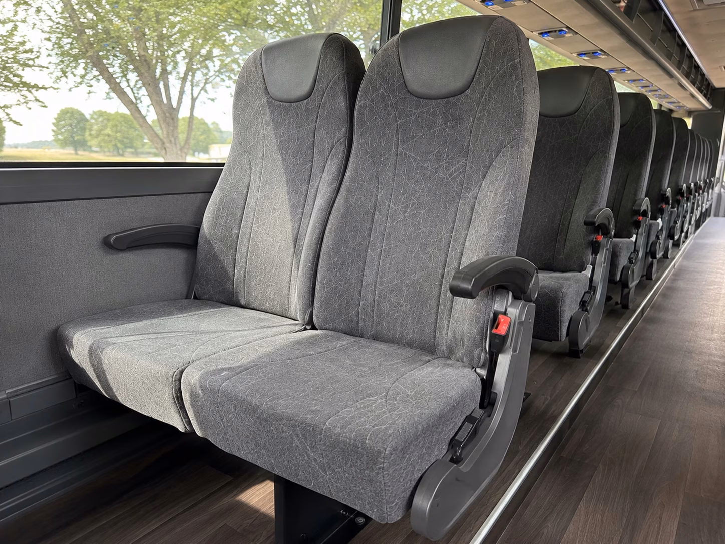 hotel shuttle buses for out of town wedding guests in thousand oaks