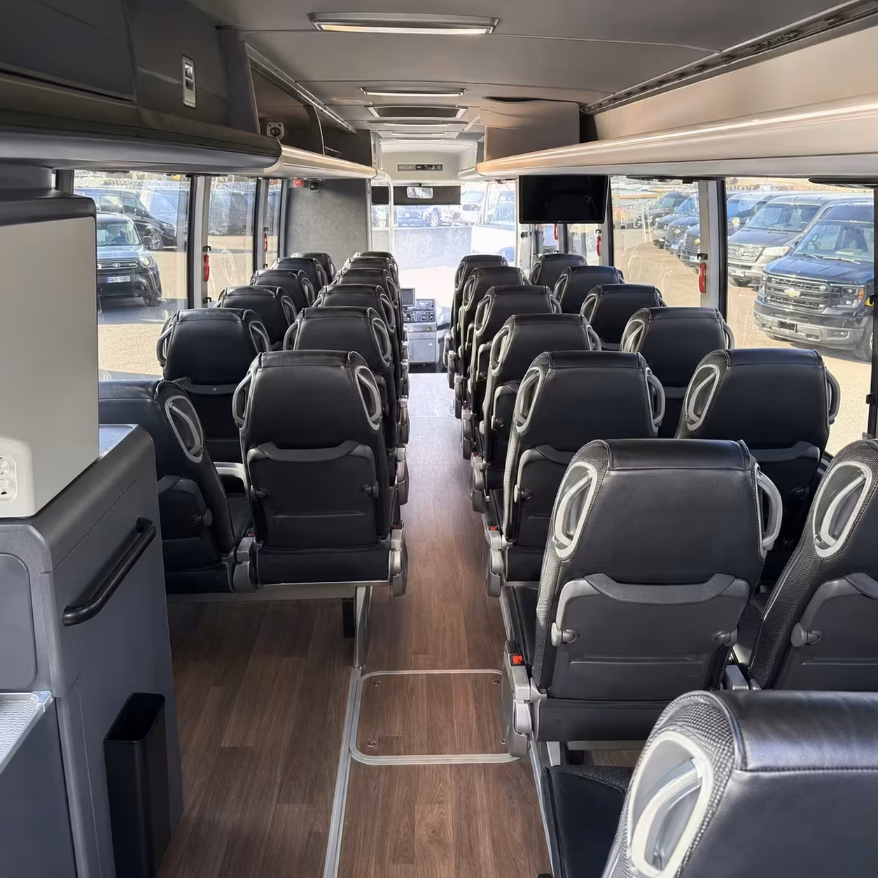 thousand oaks 56 passenger charter bus rental