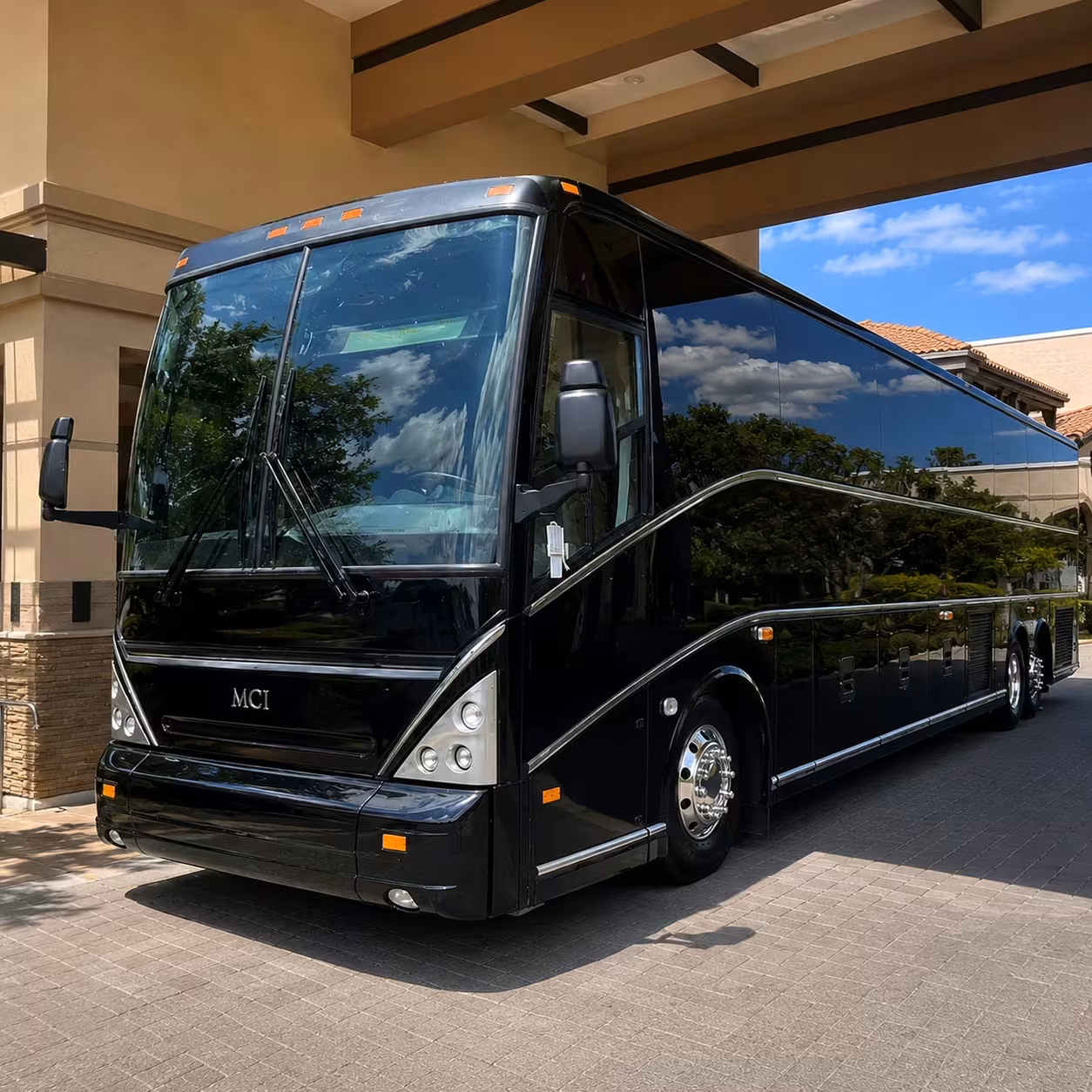 thousand oaks bus rentals to lax burbank and camarillo airports