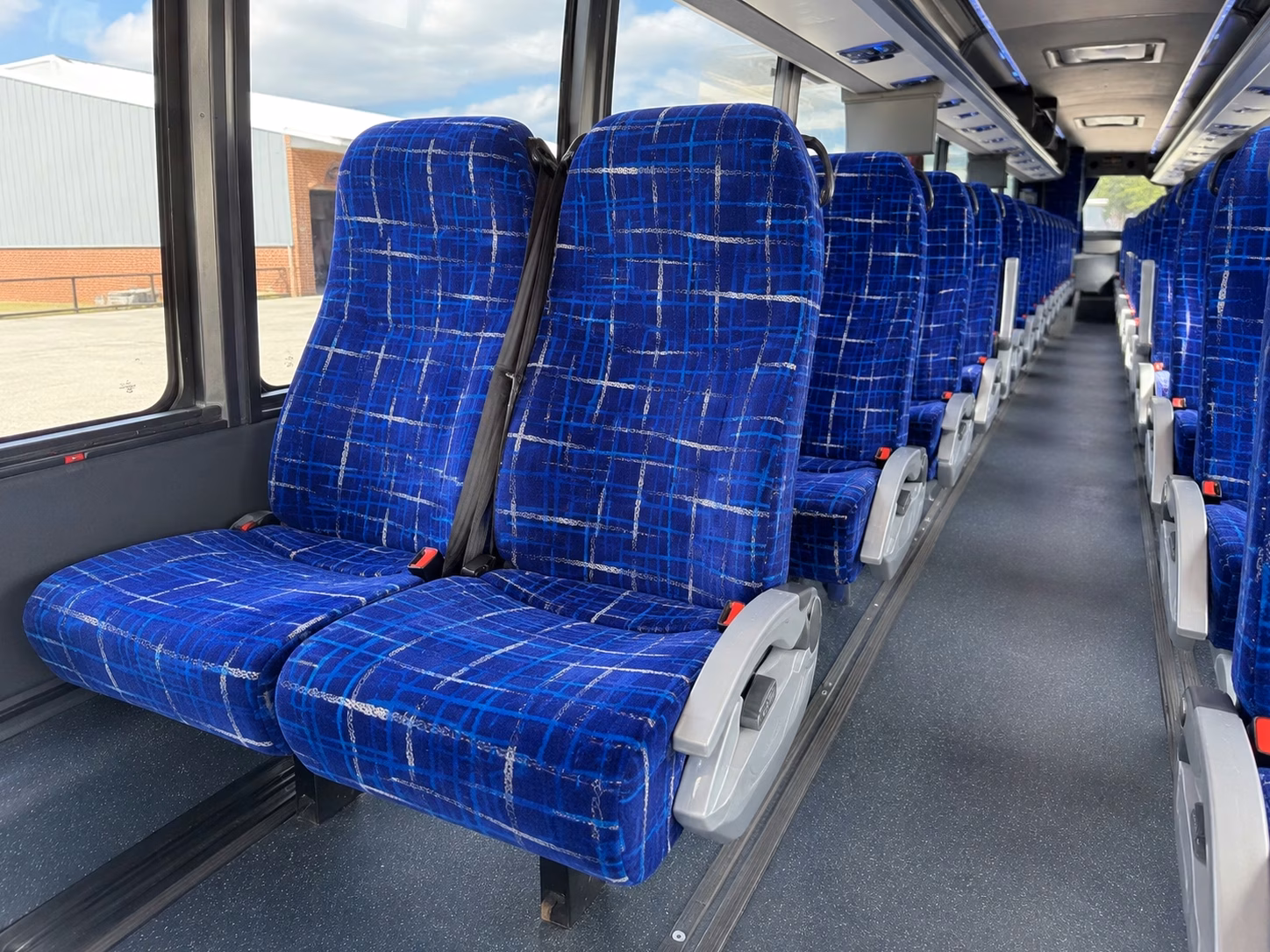 thousand oaks charter bus rentals to rams and chargers games