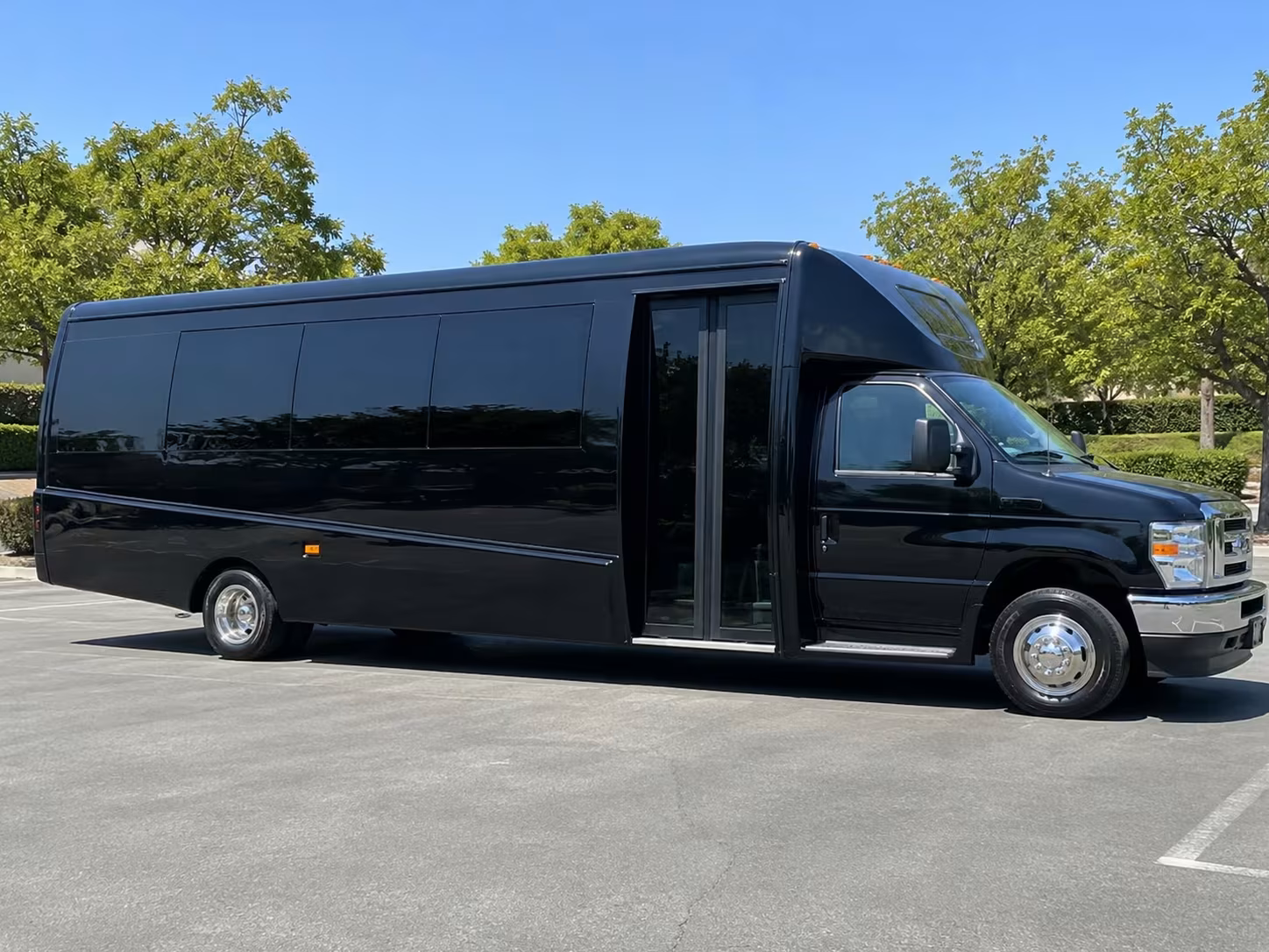 wedding shuttle services transportation in thousand oaks