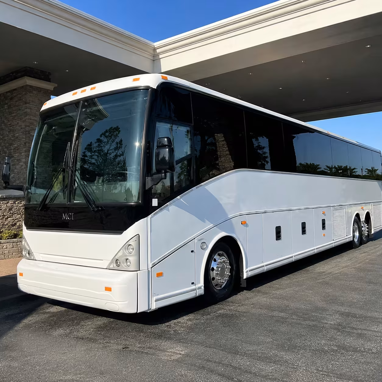 you can find and book airport transportation in thousand oaks and any nearby city